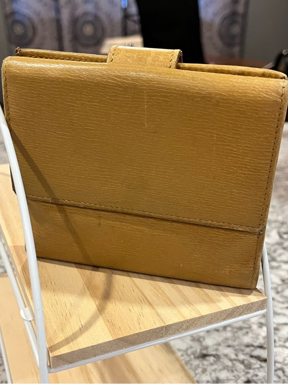 Gucci Dijon Yellow Leather Bifold Wallet with Silver-Tone Logo - Picture 4 of 13